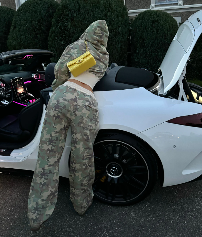 HC - Cropped Hoodie and Joggers Camo Set